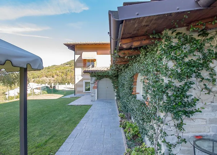 Tenuta Pian D'attesio - مزرعة للإقامة Castelletto Soprano
